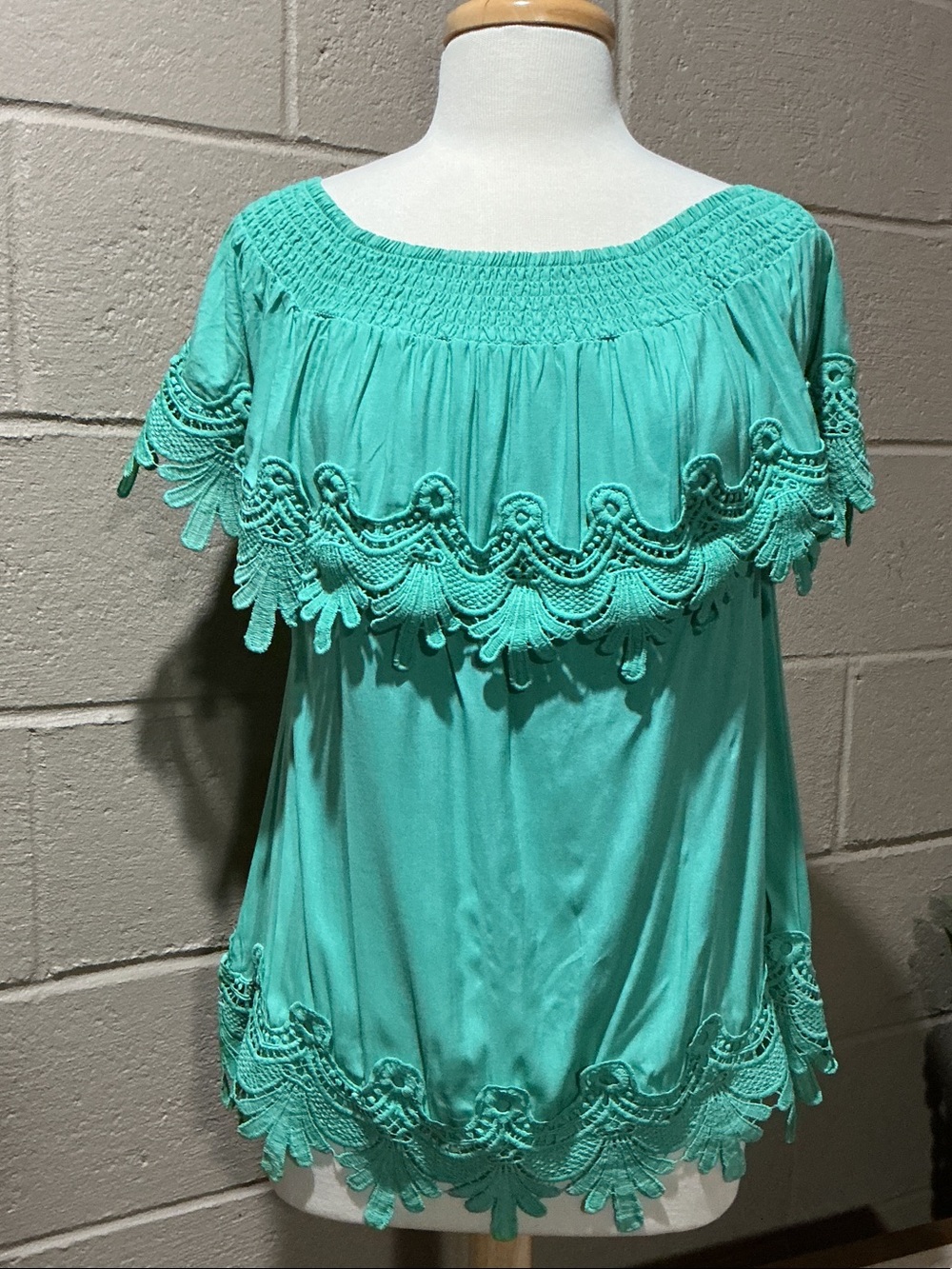 Off-Shoulder Crochet Trim Women's Blouse in Turquoise